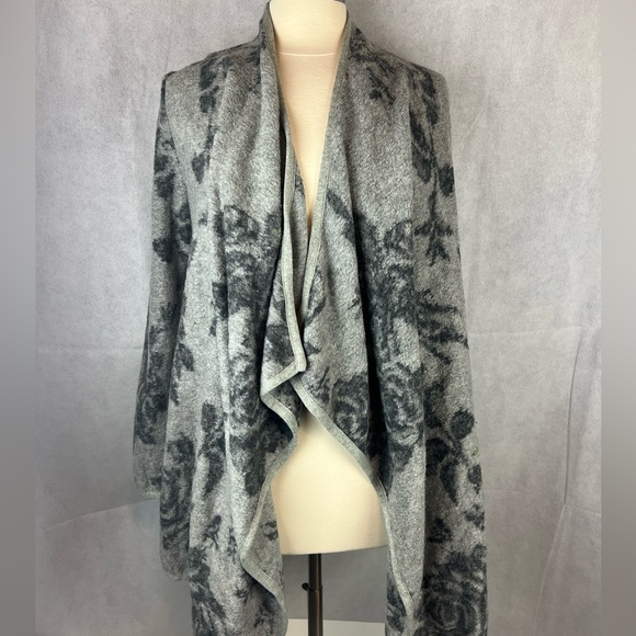 Lucky Brand Sweaters - Lucky Brand grey duster cardigan medium